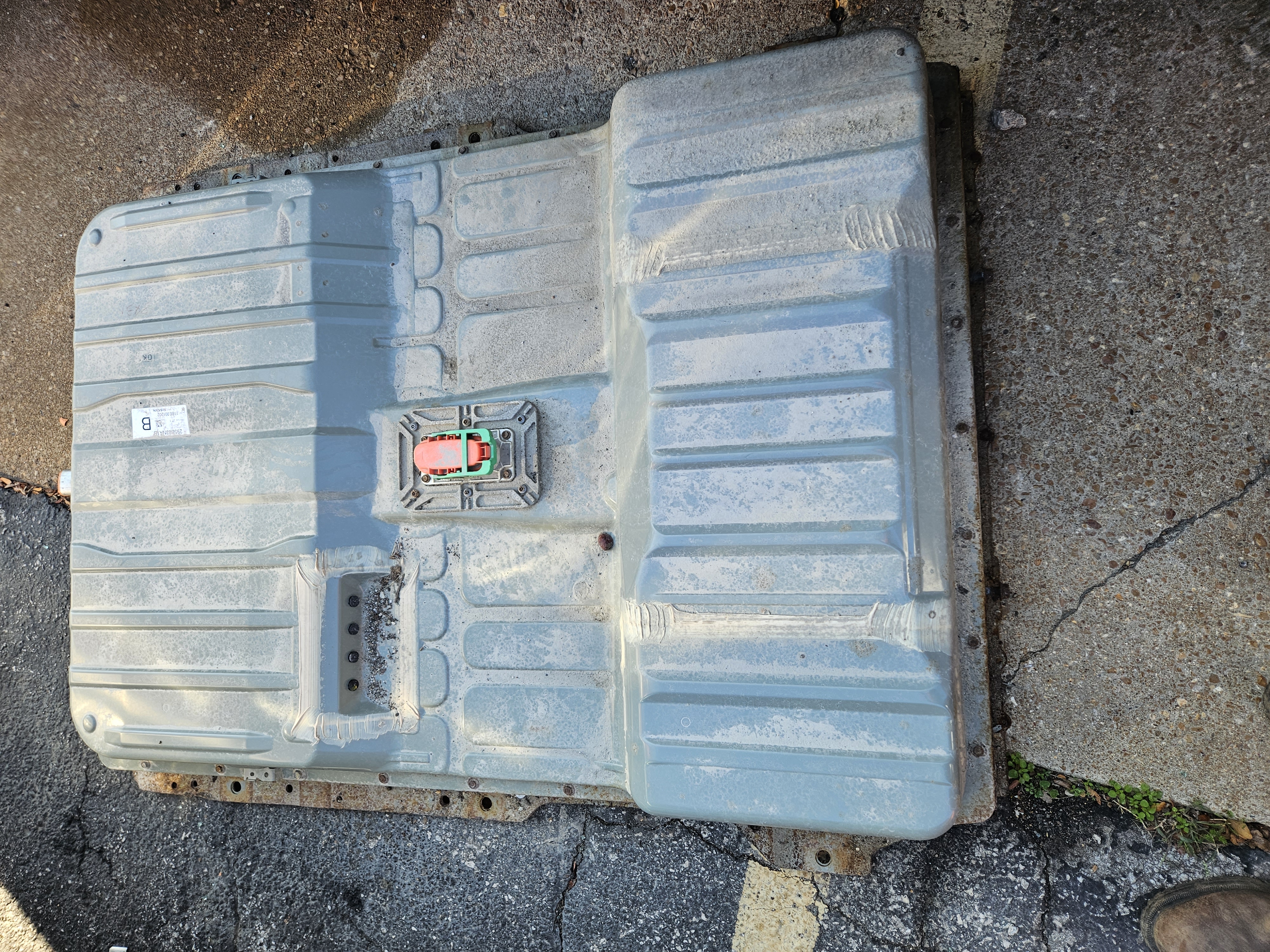 2011 Nissan Leaf EV Battery  Good condition out of running 2011 Leaf